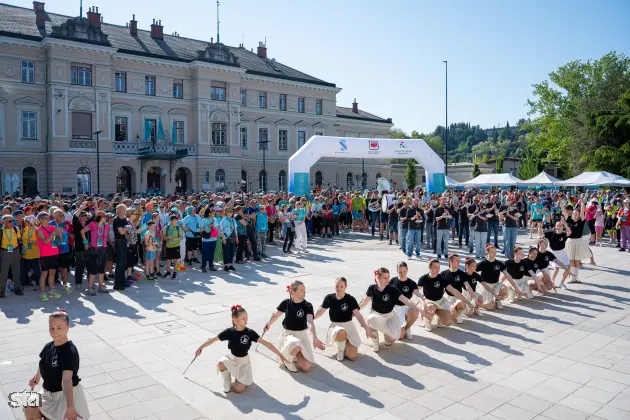 Nova Gorica, Trg Evrope. S tradicionalnim Pohodom prijateljstva in celodnevnim glasbenim dogajanjem ob Trgu Evrope se bo začel Pohod za Evropo. Foto: Jakob Pintar/STA